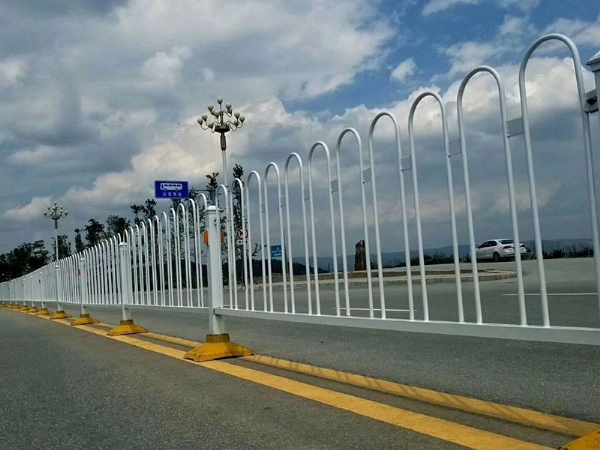 道路护栏